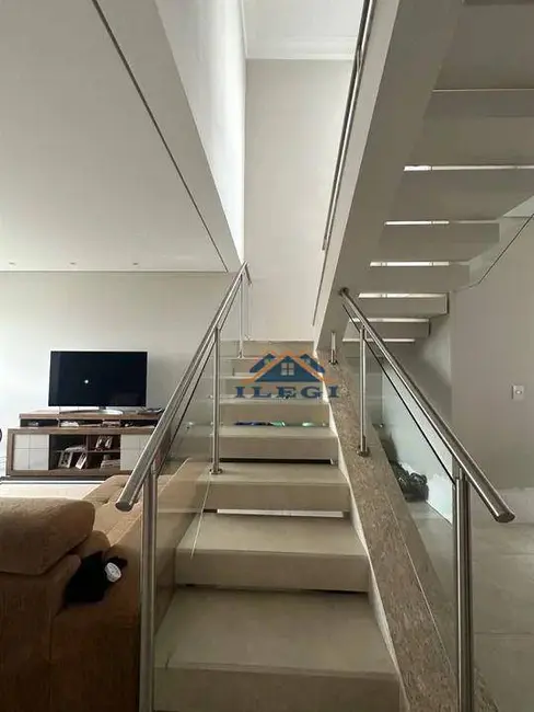 Casa com 3 quartos à venda, 250m2 em Santa Cândida, Vinhedo - SP - imagem 6 Foto 6 de Casa com 3 quartos à venda, 250m2 em Santa Cândida, Vinhedo - SP