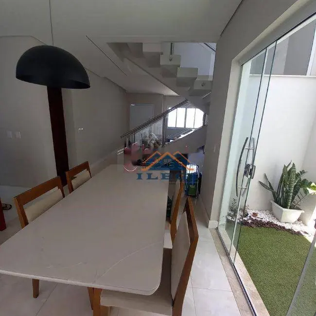 Foto 2 de Casa com 3 quartos à venda, 250m2 em Santa Cândida, Vinhedo - SP