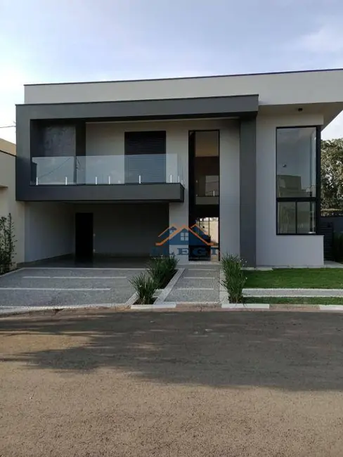 Casa de Condomínio com 3 quartos à venda, 309m2 em Santa Cruz, Valinhos - SP - imagem 3 Foto 3 de Casa de Condomínio com 3 quartos à venda, 309m2 em Santa Cruz, Valinhos - SP