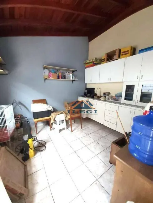 Casa com 3 quartos à venda, 250m2 em João XXIII, Vinhedo - SP - imagem 5 Foto 5 de Casa com 3 quartos à venda, 250m2 em João XXIII, Vinhedo - SP