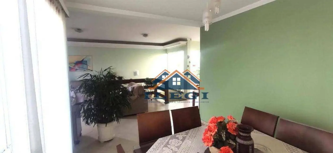 Casa com 3 quartos à venda, 250m2 em Bosque, Vinhedo - SP - imagem 8 Foto 8 de Casa com 3 quartos à venda, 250m2 em Bosque, Vinhedo - SP