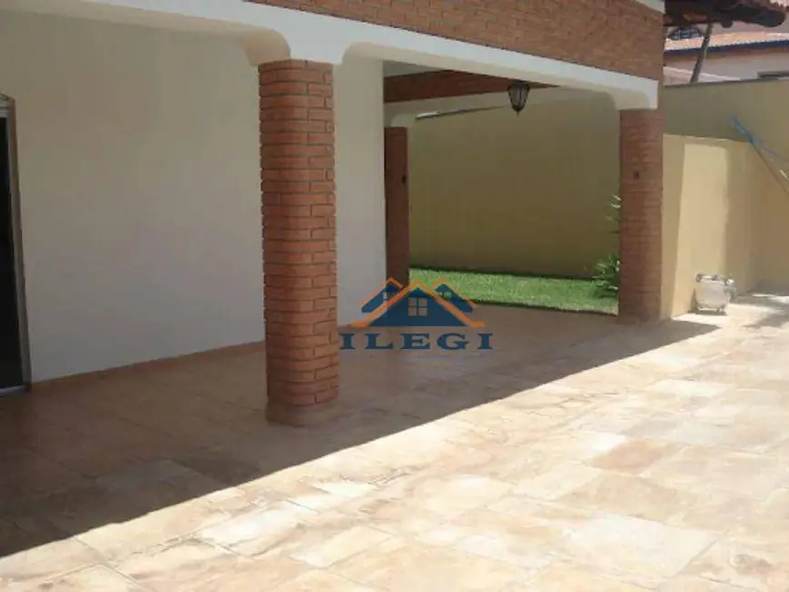 Casa de Condomínio com 3 quartos à venda e para alugar, 800m2 em Marambaia, Vinhedo - SP - imagem 3 Foto 3 de Casa de Condomínio com 3 quartos à venda e para alugar, 800m2 em Marambaia, Vinhedo - SP