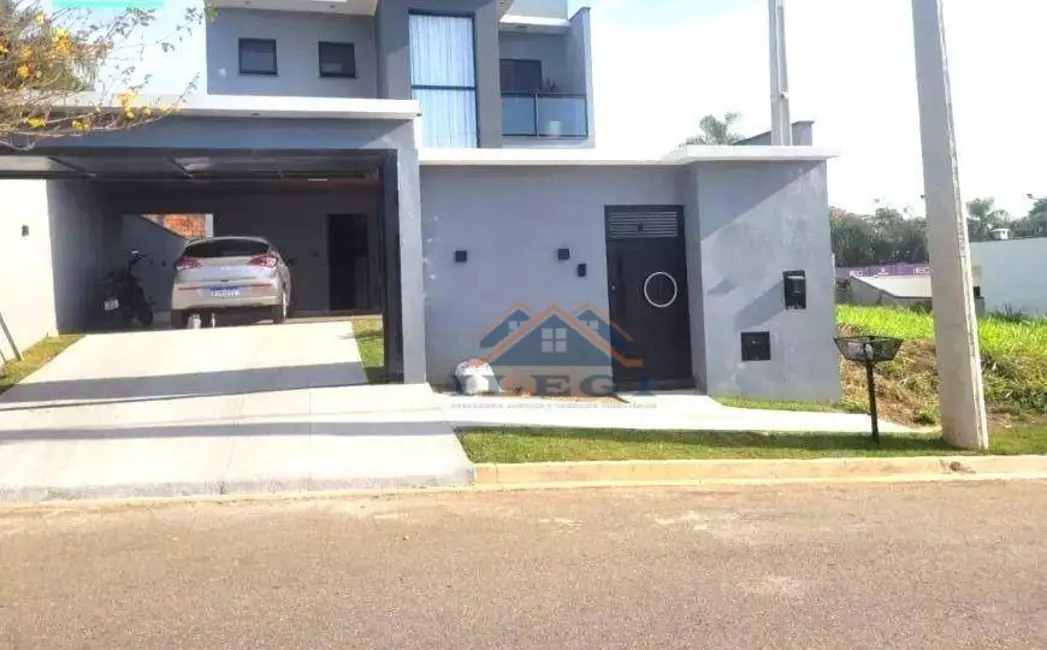 Foto 1 de Casa com 3 quartos à venda, 250m2 em Pinheirinho, Vinhedo - SP