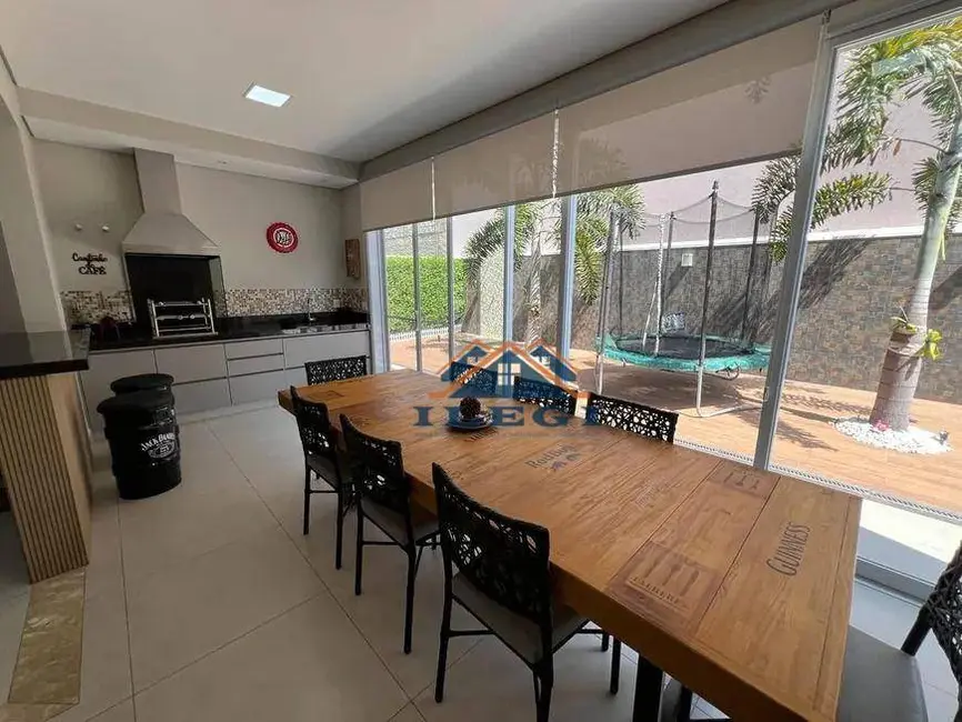 Casa de Condomínio com 3 quartos à venda, 249m2 em Pinheiro, Valinhos - SP - imagem 3 Foto 3 de Casa de Condomínio com 3 quartos à venda, 249m2 em Pinheiro, Valinhos - SP