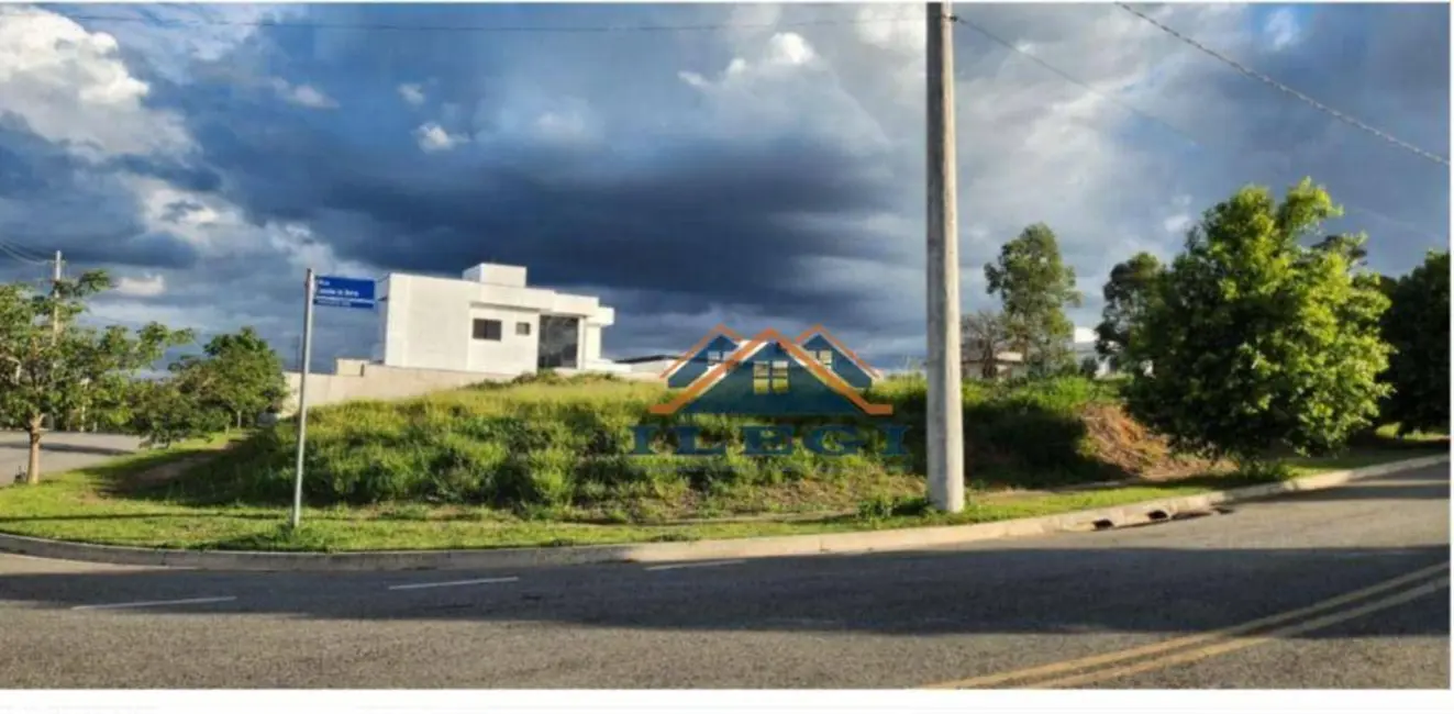 Foto 1 de Terreno / Lote à venda, 261m2 em Vinhedo - SP