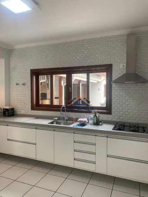 Foto 6 de Casa de Condomínio com 4 quartos à venda e para alugar, 200m2 em Pinheirinho, Vinhedo - SP