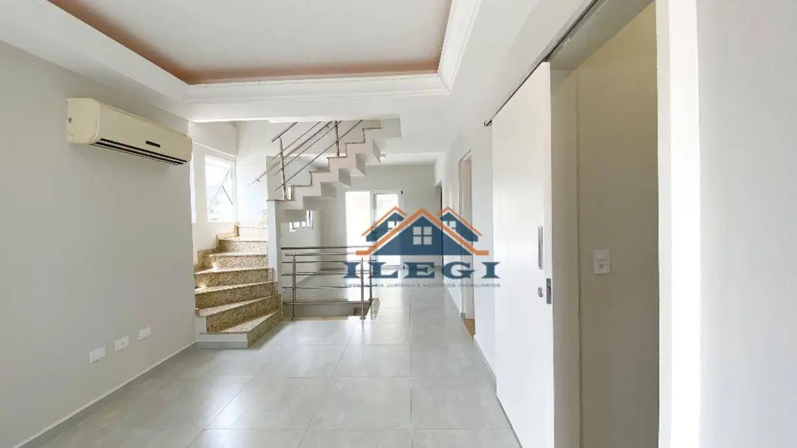 Casa com 3 quartos à venda, 250m2 em Santa Rosa, Vinhedo - SP - imagem 3 Foto 3 de Casa com 3 quartos à venda, 250m2 em Santa Rosa, Vinhedo - SP