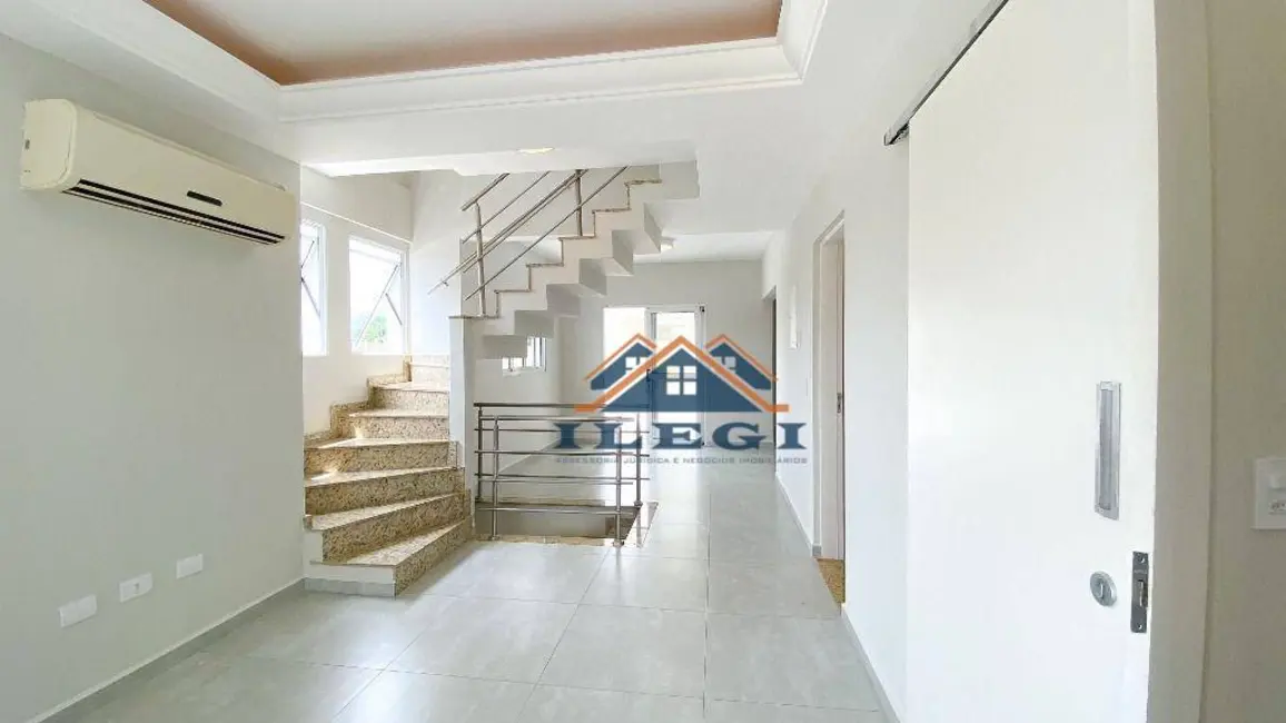 Casa com 3 quartos à venda, 250m2 em Santa Rosa, Vinhedo - SP - imagem 4 Foto 4 de Casa com 3 quartos à venda, 250m2 em Santa Rosa, Vinhedo - SP