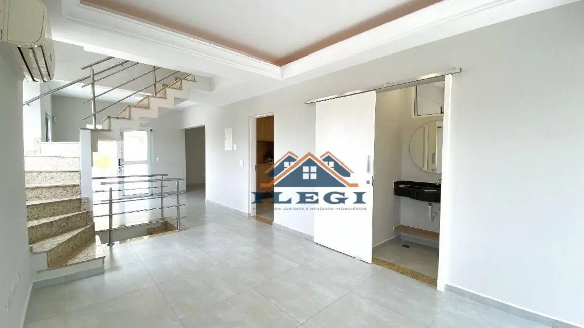 Casa com 3 quartos à venda, 250m2 em Santa Rosa, Vinhedo - SP - imagem 2 Foto 2 de Casa com 3 quartos à venda, 250m2 em Santa Rosa, Vinhedo - SP