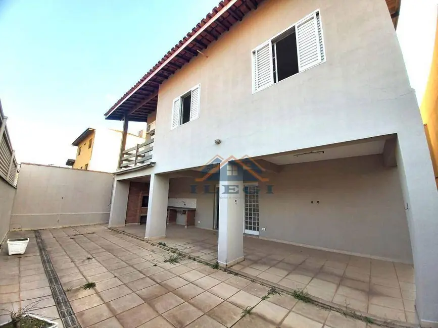 Foto 2 de Casa com 3 quartos à venda e para alugar, 384m2 em Centro, Vinhedo - SP