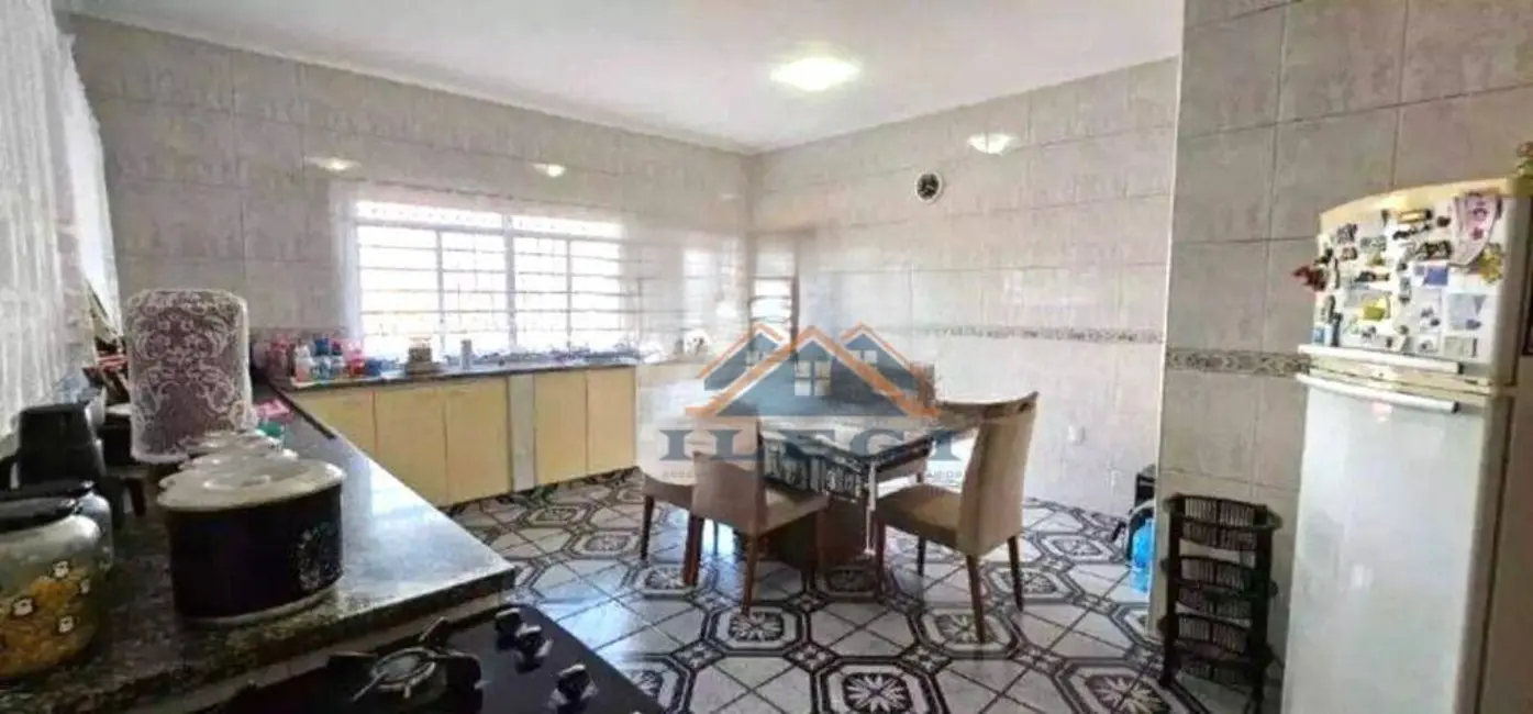 Casa com 3 quartos à venda, 275m2 em Nova Vinhedo, Vinhedo - SP - imagem 4 Foto 4 de Casa com 3 quartos à venda, 275m2 em Nova Vinhedo, Vinhedo - SP