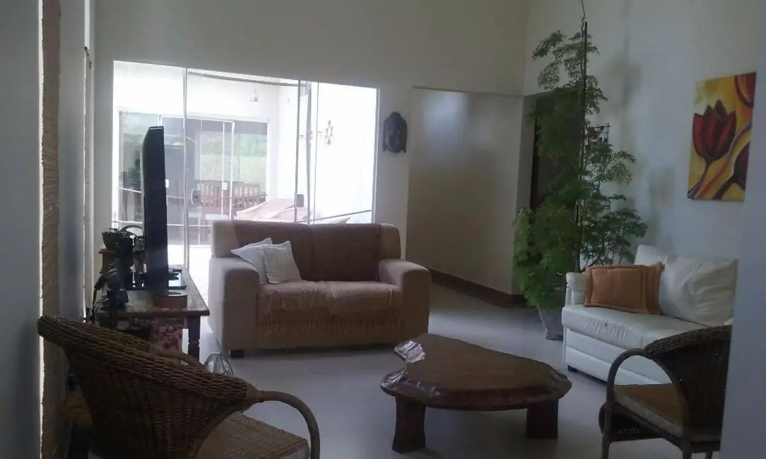 Foto 2 de Casa de Condomínio com 3 quartos para alugar, 480m2 em Louveira - SP
