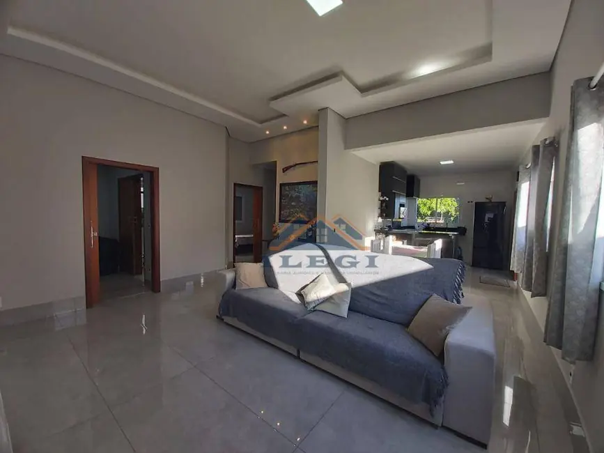 Foto 9 de Casa com 3 quartos à venda, 281m2 em João XXIII, Vinhedo - SP