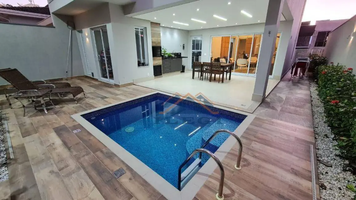 Foto 1 de Casa de Condomínio com 3 quartos à venda, 250m2 em Pinheirinho, Vinhedo - SP