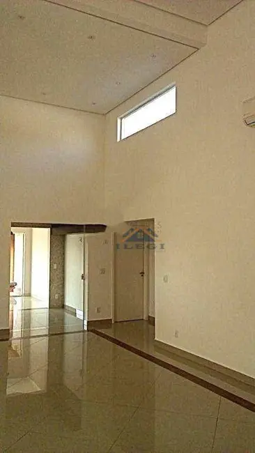 Casa de Condomínio com 3 quartos para alugar, 1000m2 em Santa Cândida, Vinhedo - SP - imagem 4 Foto 4 de Casa de Condomínio com 3 quartos para alugar, 1000m2 em Santa Cândida, Vinhedo - SP