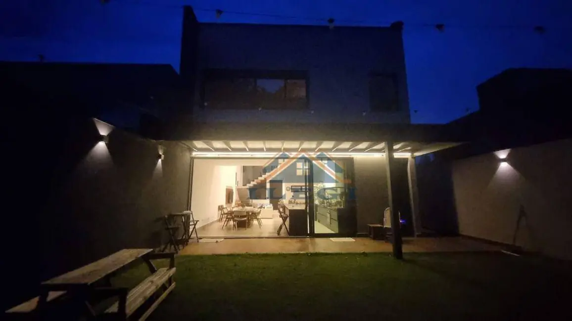 Casa com 3 quartos à venda, 391m2 em Pinheirinho, Vinhedo - SP - imagem 4 Foto 4 de Casa com 3 quartos à venda, 391m2 em Pinheirinho, Vinhedo - SP