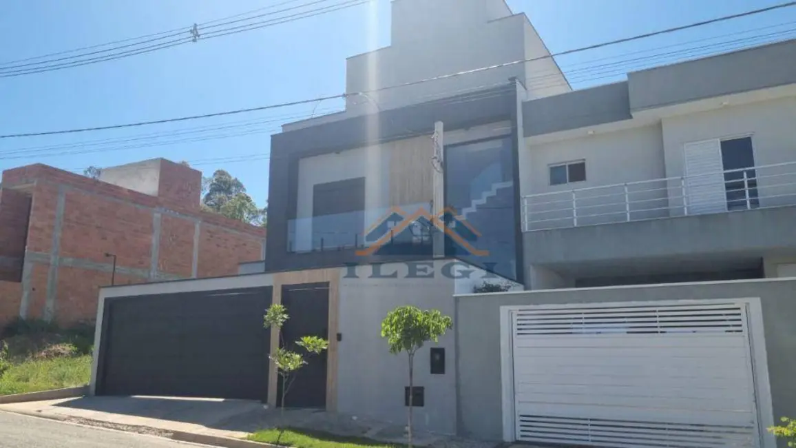 Casa com 3 quartos à venda, 391m2 em Pinheirinho, Vinhedo - SP - imagem 1 Foto 1 de Casa com 3 quartos à venda, 391m2 em Pinheirinho, Vinhedo - SP