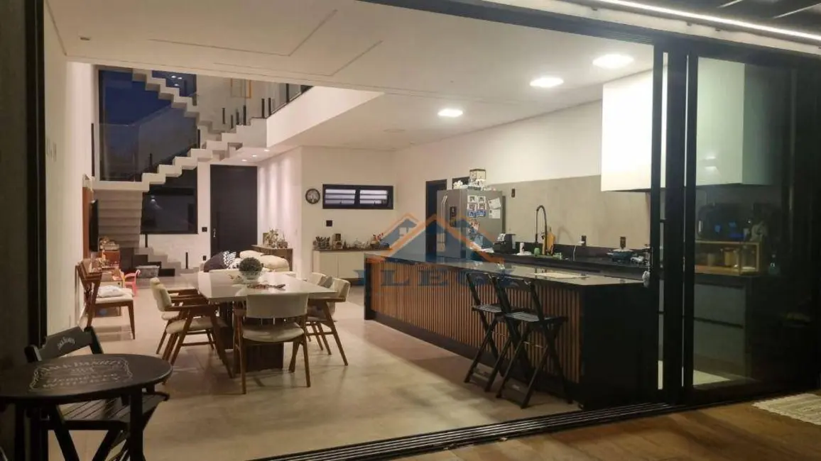 Casa com 3 quartos à venda, 391m2 em Pinheirinho, Vinhedo - SP - imagem 5 Foto 5 de Casa com 3 quartos à venda, 391m2 em Pinheirinho, Vinhedo - SP