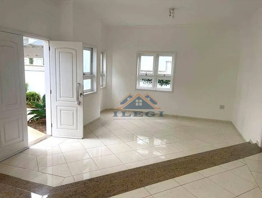 Casa de Condomínio com 3 quartos para alugar, 360m2 em Pinheirinho, Vinhedo - SP - imagem 3 Foto 3 de Casa de Condomínio com 3 quartos para alugar, 360m2 em Pinheirinho, Vinhedo - SP