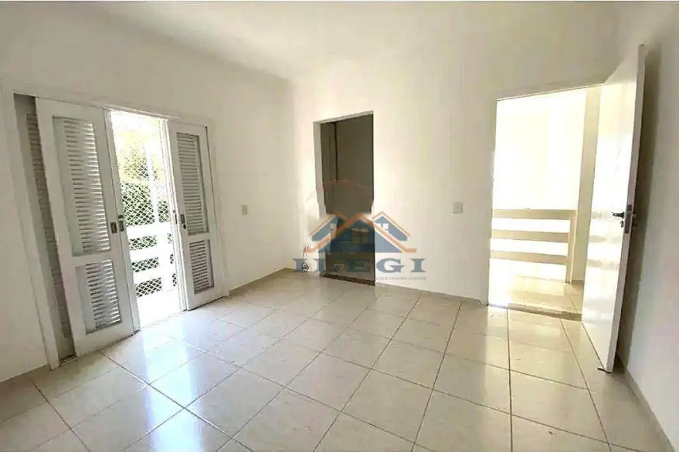 Casa de Condomínio com 3 quartos para alugar, 360m2 em Pinheirinho, Vinhedo - SP - imagem 2 Foto 2 de Casa de Condomínio com 3 quartos para alugar, 360m2 em Pinheirinho, Vinhedo - SP