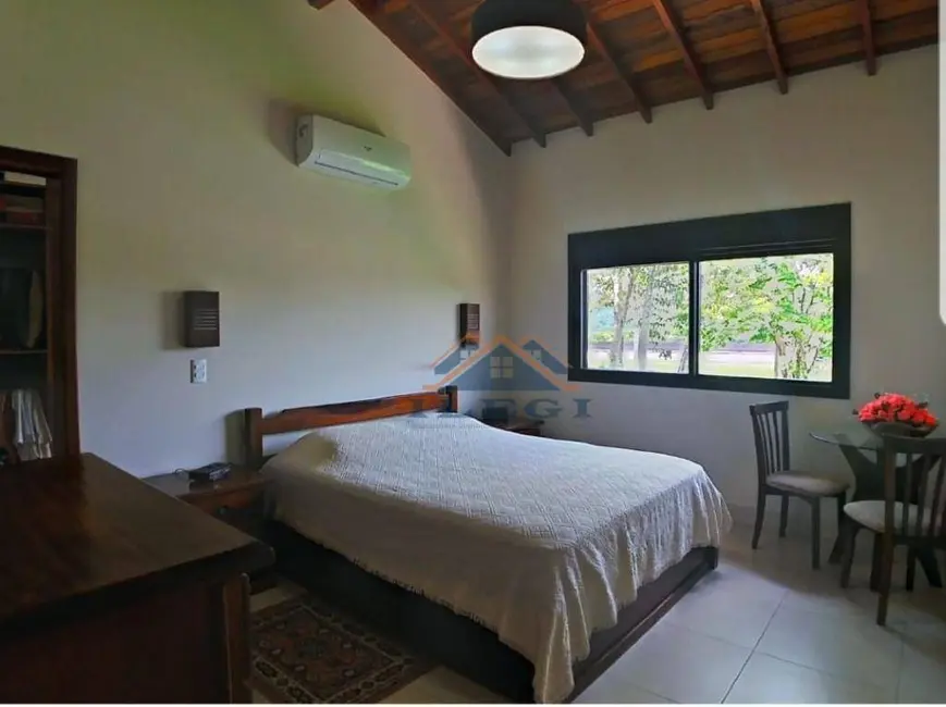 Foto 8 de Casa de Condomínio com 3 quartos à venda, 1342m2 em Vinhedo - SP