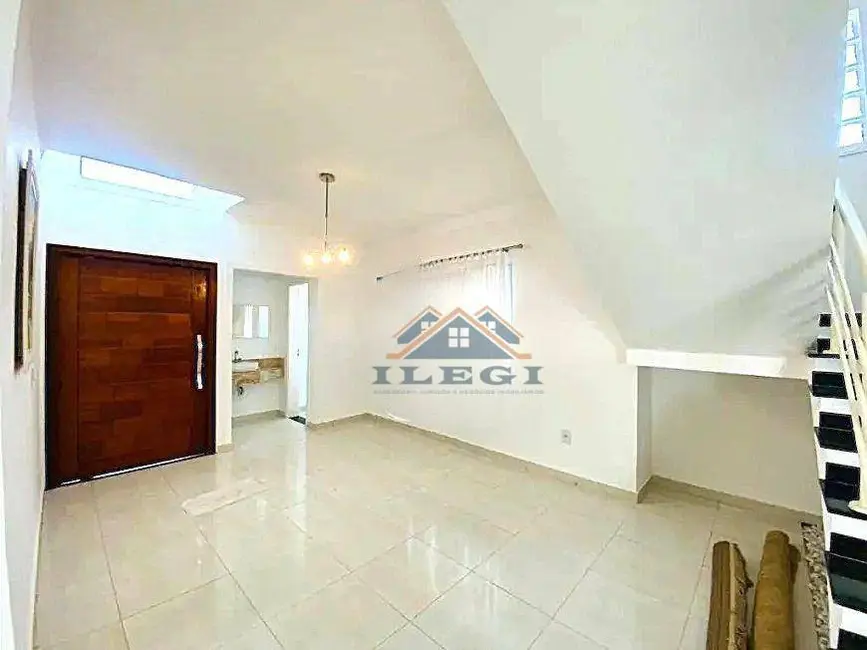 Foto 2 de Casa de Condomínio com 3 quartos à venda, 250m2 em Pinheirinho, Vinhedo - SP