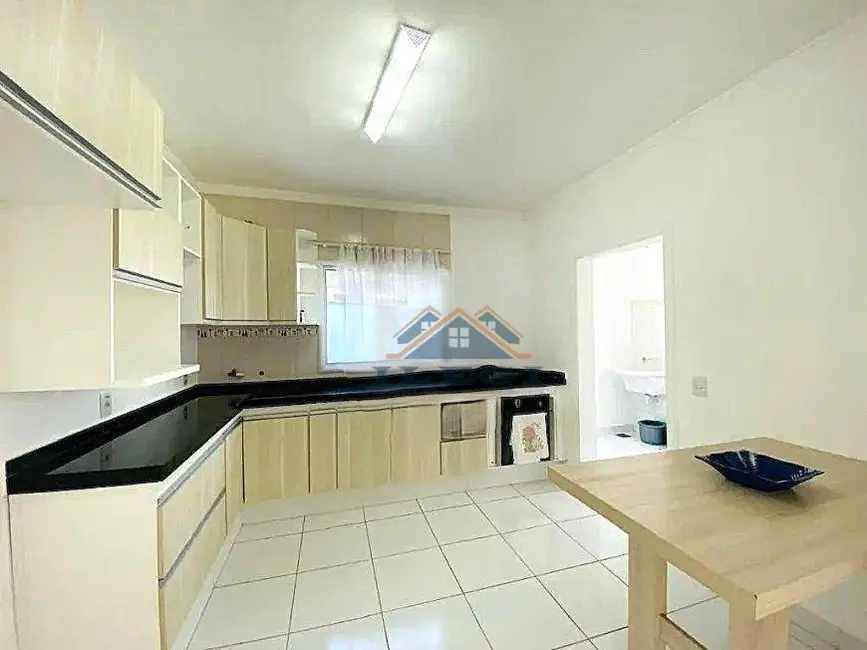 Casa de Condomínio com 3 quartos à venda, 250m2 em Pinheirinho, Vinhedo - SP - imagem 4 Foto 4 de Casa de Condomínio com 3 quartos à venda, 250m2 em Pinheirinho, Vinhedo - SP