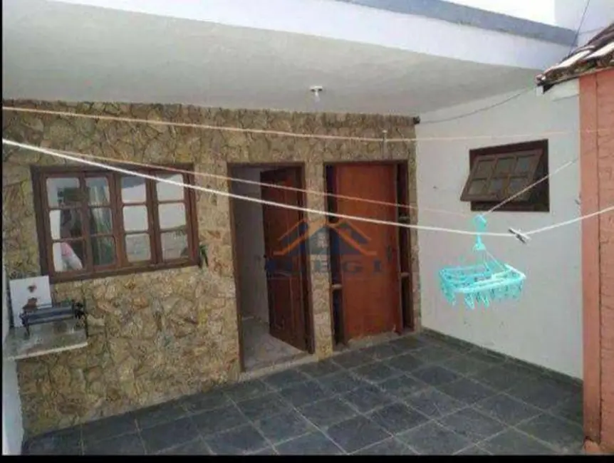 Foto 1 de Casa com 4 quartos à venda, 180m2 em Vinhedo - SP