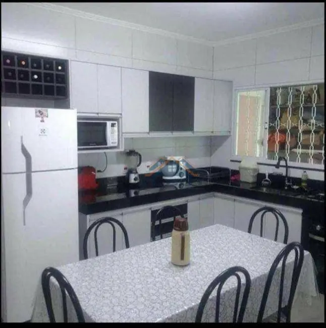 Foto 3 de Casa com 4 quartos à venda, 180m2 em Vinhedo - SP