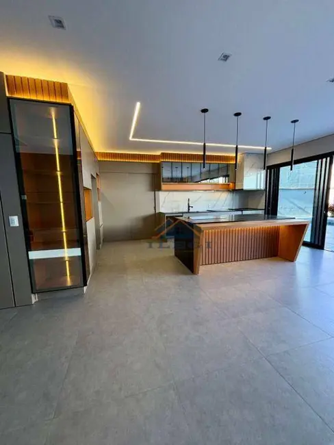 Foto 5 de Casa de Condomínio com 4 quartos à venda, 308m2 em Jardim Samambaia, Valinhos - SP