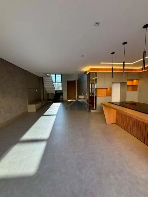 Foto 8 de Casa de Condomínio com 4 quartos à venda, 308m2 em Jardim Samambaia, Valinhos - SP