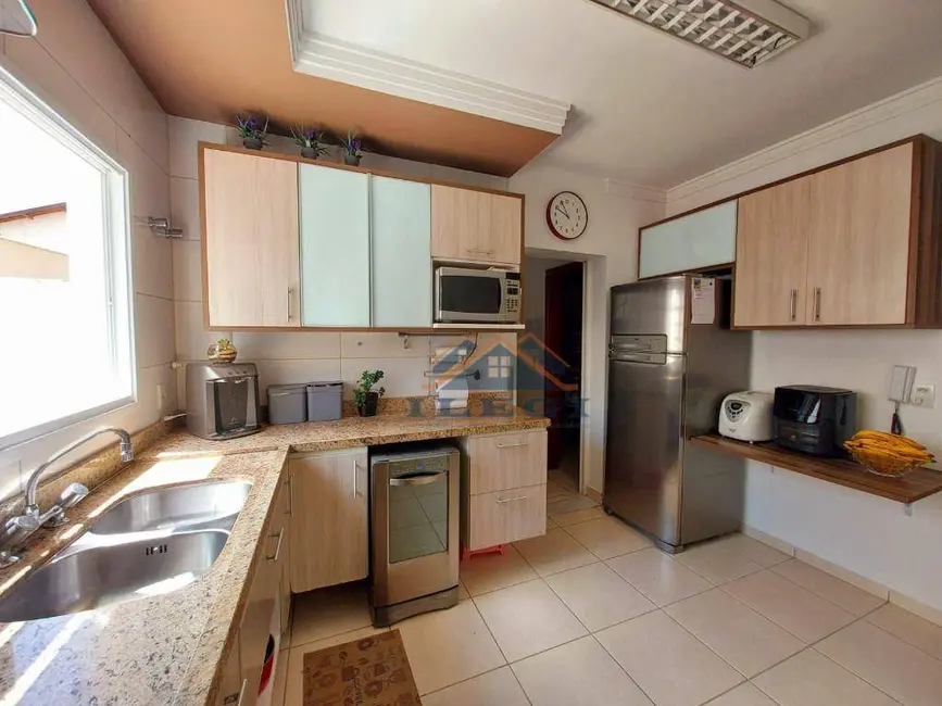 Casa com 3 quartos à venda, 232m2 em Bosque, Vinhedo - SP - imagem 6 Foto 6 de Casa com 3 quartos à venda, 232m2 em Bosque, Vinhedo - SP
