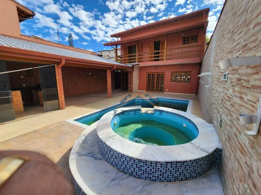 Foto 7 de Casa com 3 quartos à venda, 320m2 em Centro, Vinhedo - SP