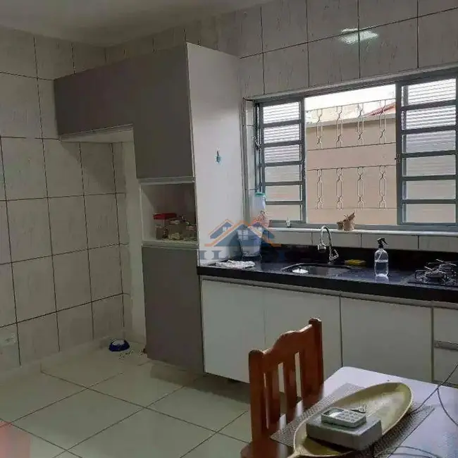 Foto 4 de Casa com 4 quartos à venda, 220m2 em João XXIII, Vinhedo - SP