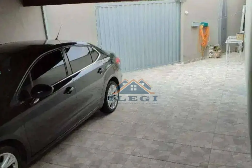 Foto 2 de Casa com 4 quartos à venda, 220m2 em João XXIII, Vinhedo - SP