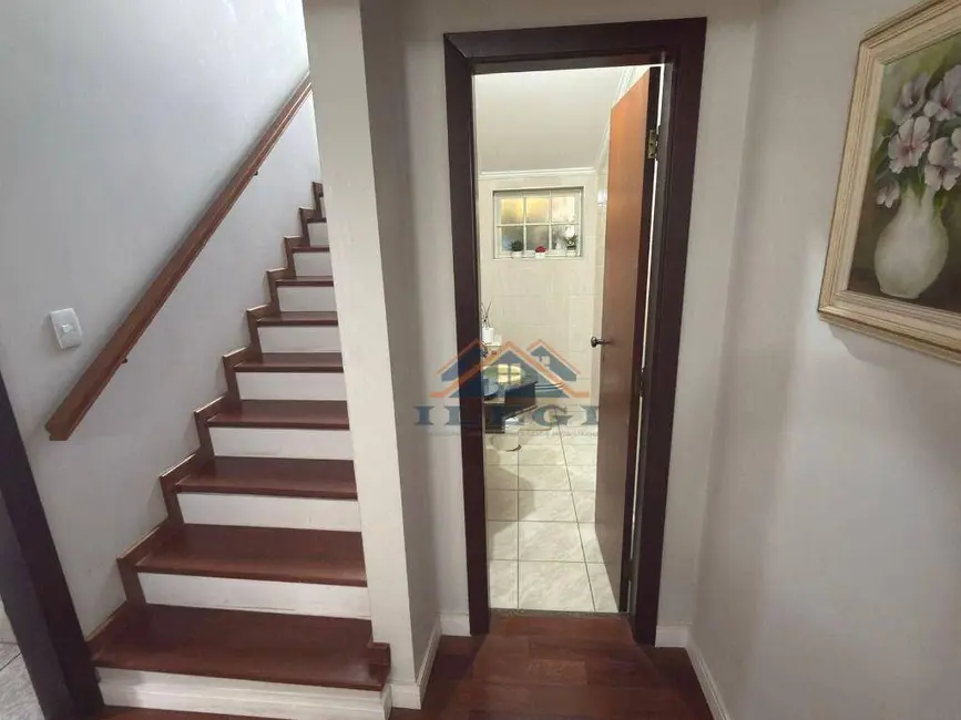 Foto 9 de Casa com 4 quartos à venda, 300m2 em Vinhedo - SP