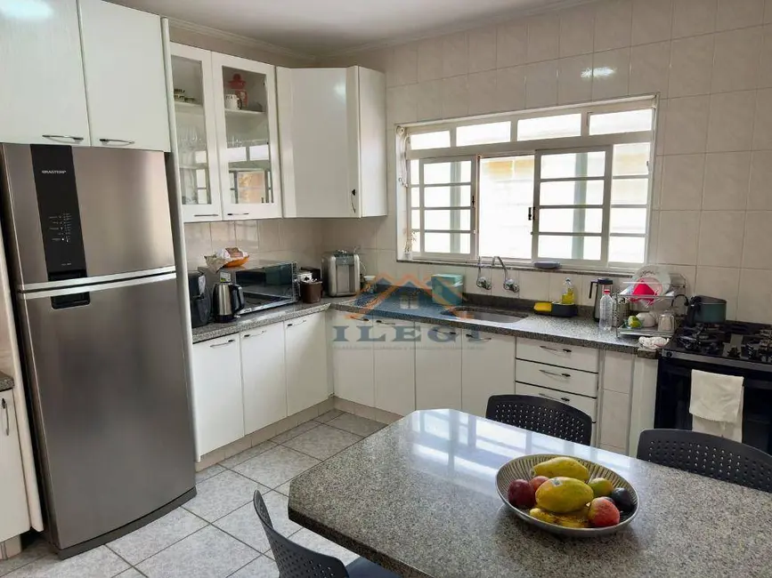 Foto 7 de Casa com 4 quartos à venda, 300m2 em Vinhedo - SP