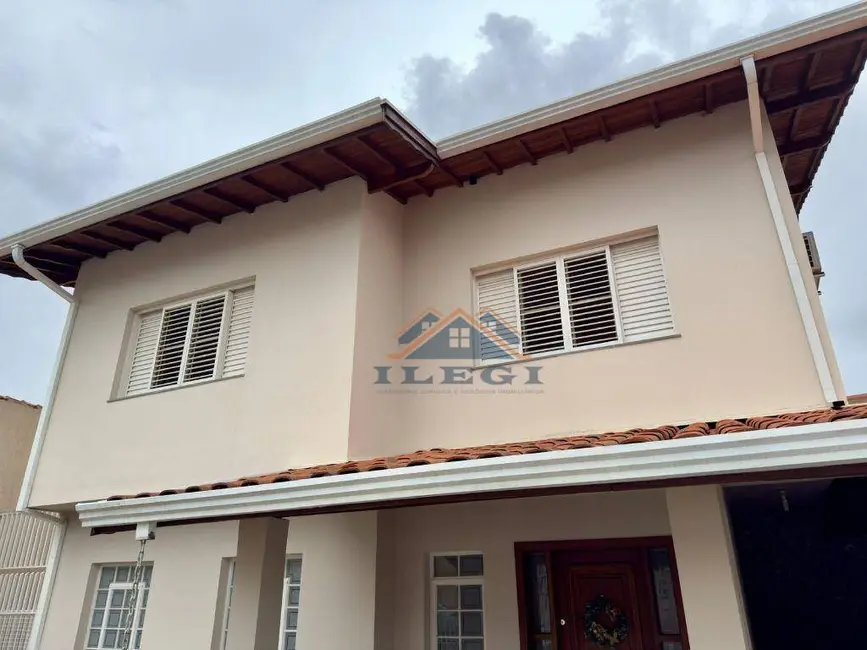 Foto 3 de Casa com 4 quartos à venda, 300m2 em Vinhedo - SP