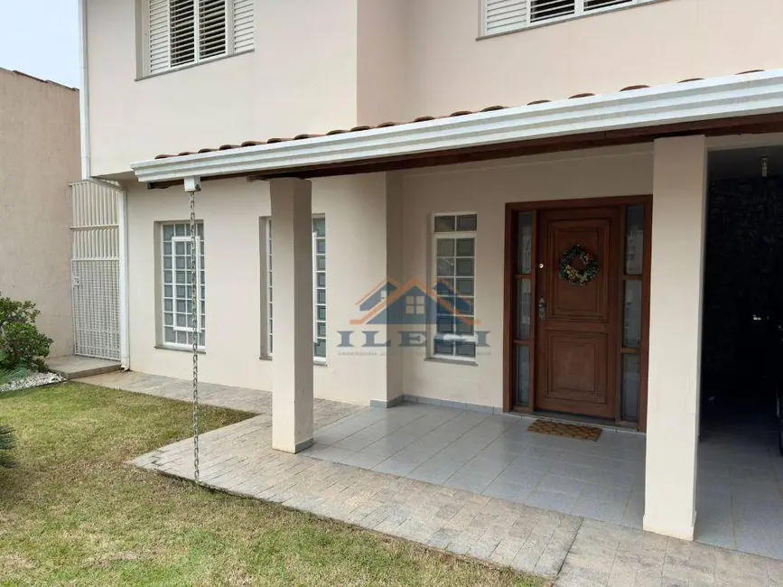 Foto 2 de Casa com 4 quartos à venda, 300m2 em Vinhedo - SP