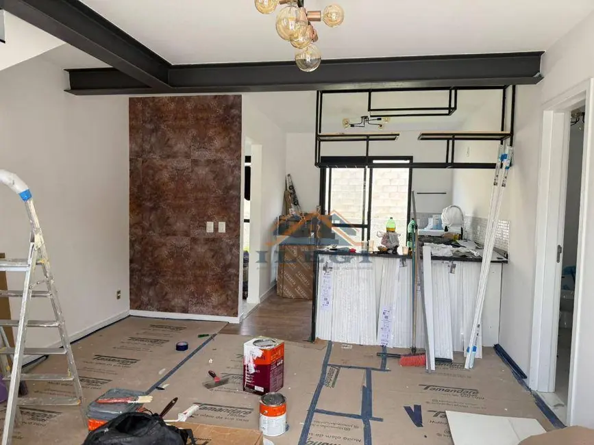 Foto 1 de Casa de Condomínio com 2 quartos para alugar, 110m2 em Louveira - SP