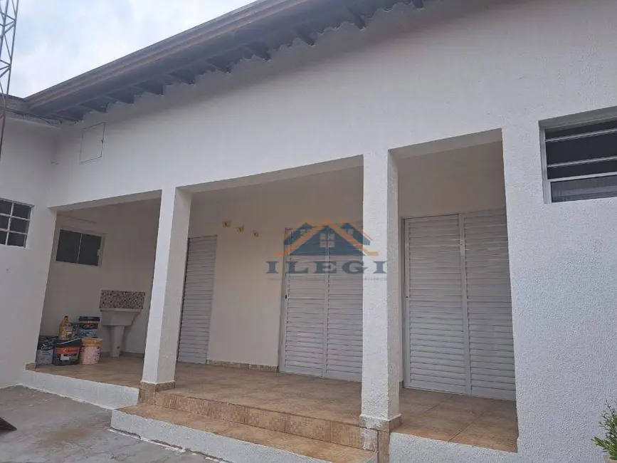 Foto 2 de Casa com 2 quartos à venda, 250m2 em Centro, Vinhedo - SP