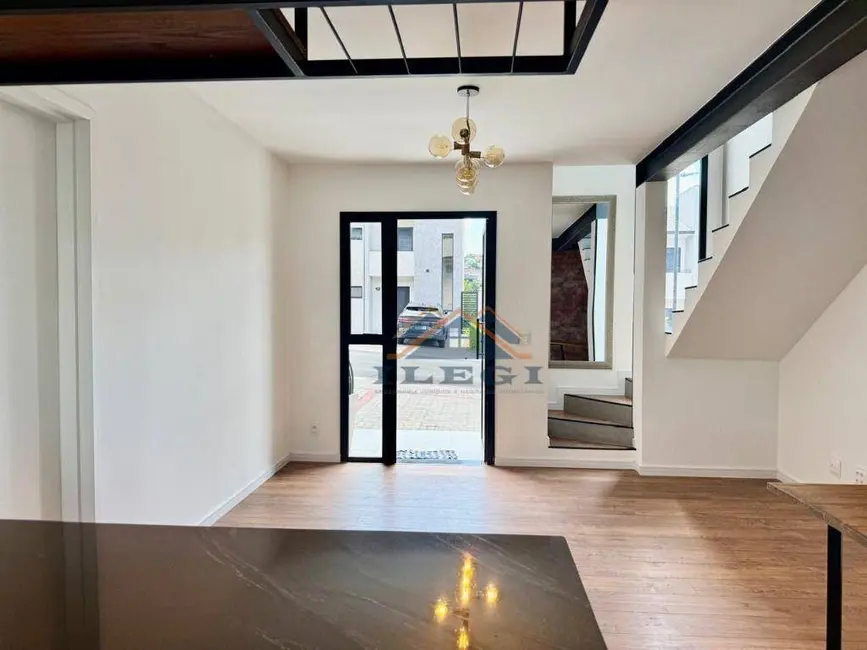 Foto 3 de Casa de Condomínio com 2 quartos para alugar, 82m2 em Louveira - SP