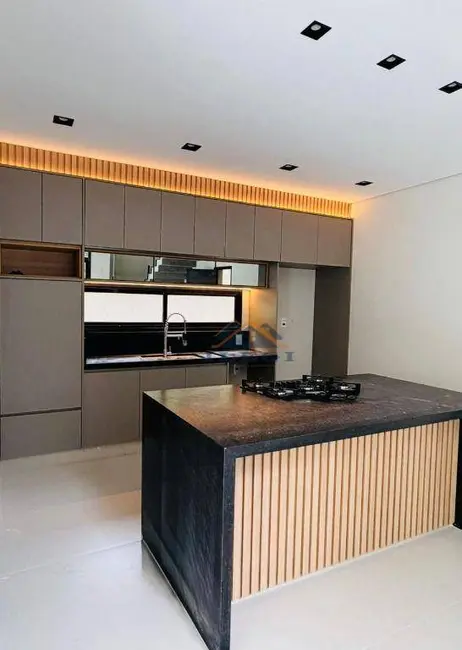 Foto 6 de Casa de Condomínio com 3 quartos à venda, 460m2 em Louveira - SP