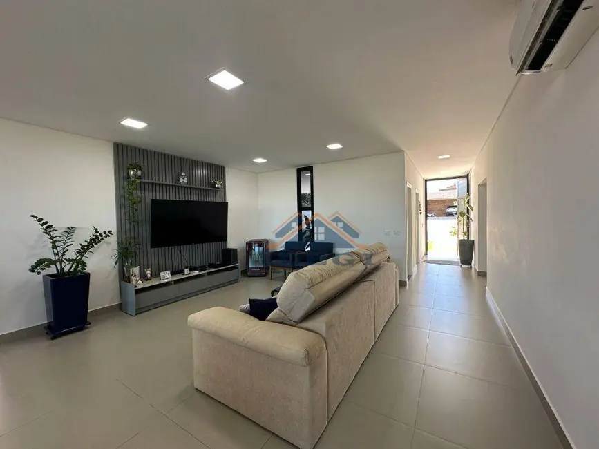 Foto 6 de Casa de Condomínio com 3 quartos à venda, 525m2 em Louveira - SP