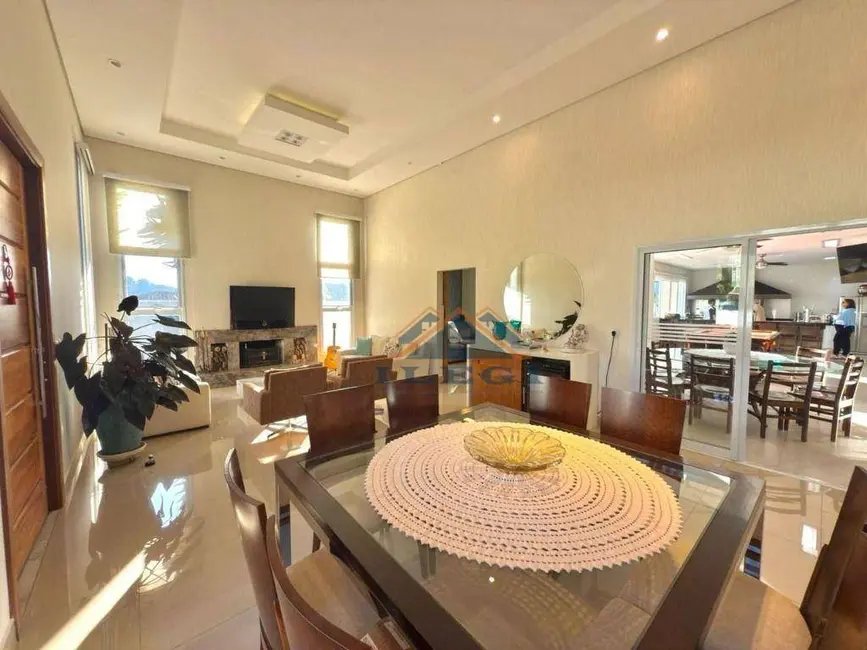Foto 6 de Casa de Condomínio com 3 quartos à venda e para alugar, 800m2 em Santa Cândida, Vinhedo - SP