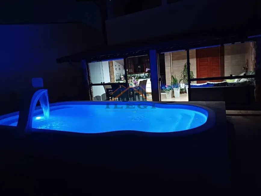 Casa com 3 quartos à venda, 310m2 em Jardim Santana, Valinhos - SP - imagem 3 Foto 3 de Casa com 3 quartos à venda, 310m2 em Jardim Santana, Valinhos - SP
