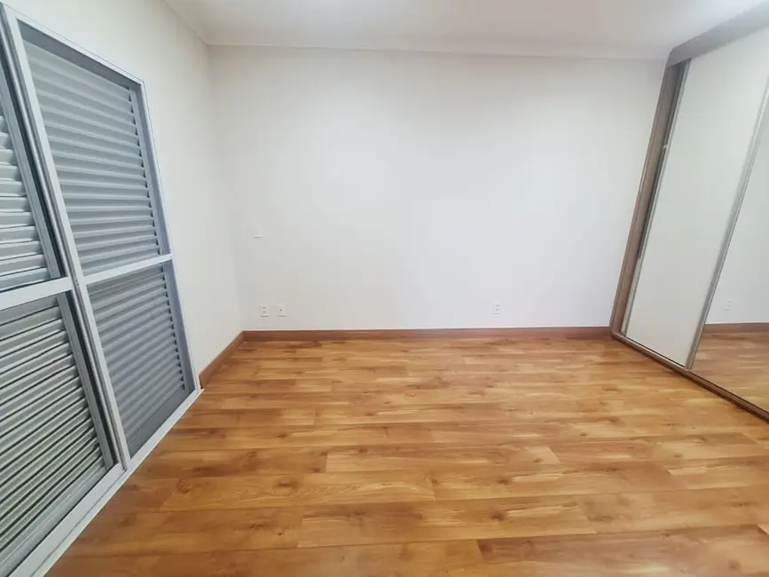 Foto 8 de Casa com 3 quartos à venda, 274m2 em Chácaras Silvania, Valinhos - SP
