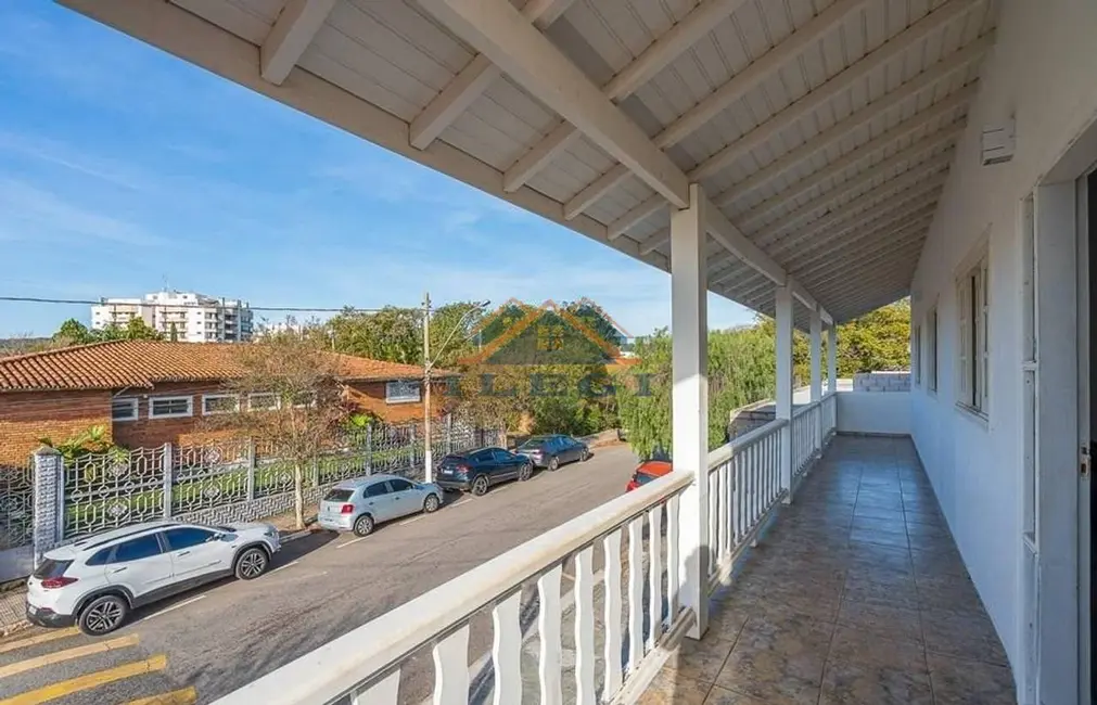 Casa com 4 quartos à venda e para alugar, 450m2 em Centro, Vinhedo - SP - imagem 9 Foto 9 de Casa com 4 quartos à venda e para alugar, 450m2 em Centro, Vinhedo - SP