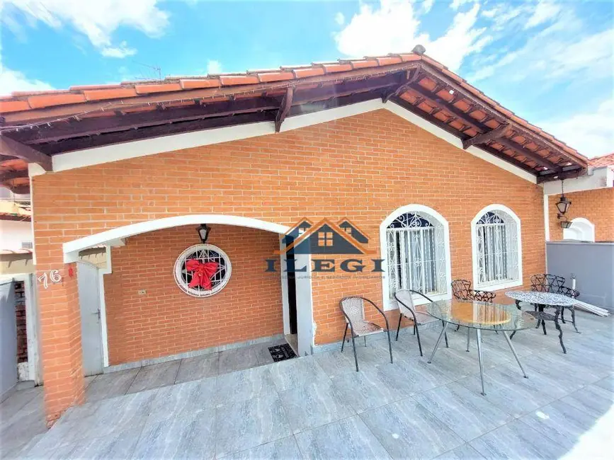 Foto 1 de Casa com 3 quartos à venda e para alugar, 375m2 em Centro, Vinhedo - SP