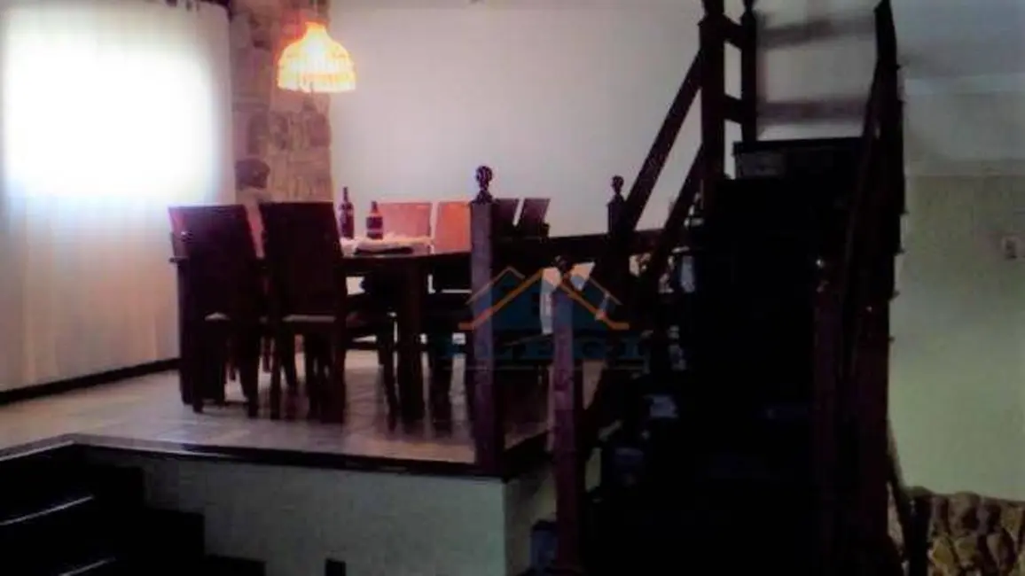 Casa de Condomínio com 3 quartos à venda, 250m2 em Valinhos - SP - imagem 4 Foto 4 de Casa de Condomínio com 3 quartos à venda, 250m2 em Valinhos - SP